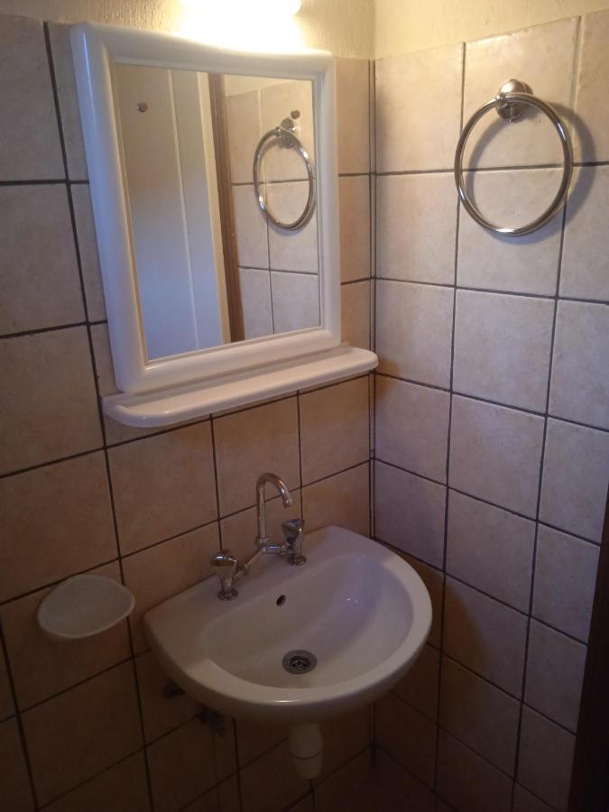 Thiamis Guesthouse Doliana Buitenkant foto