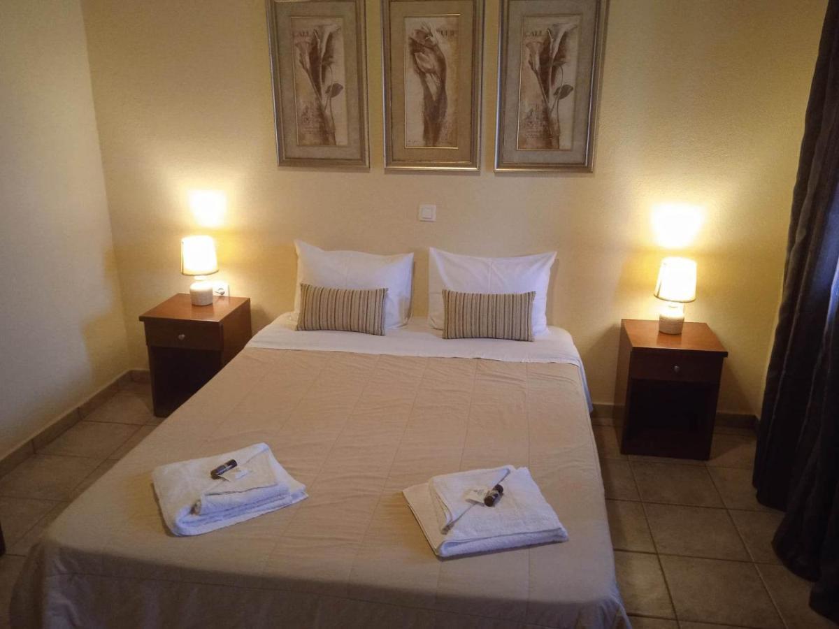 Thiamis Guesthouse Doliana Buitenkant foto