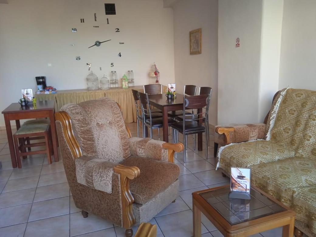 Thiamis Guesthouse Doliana Buitenkant foto